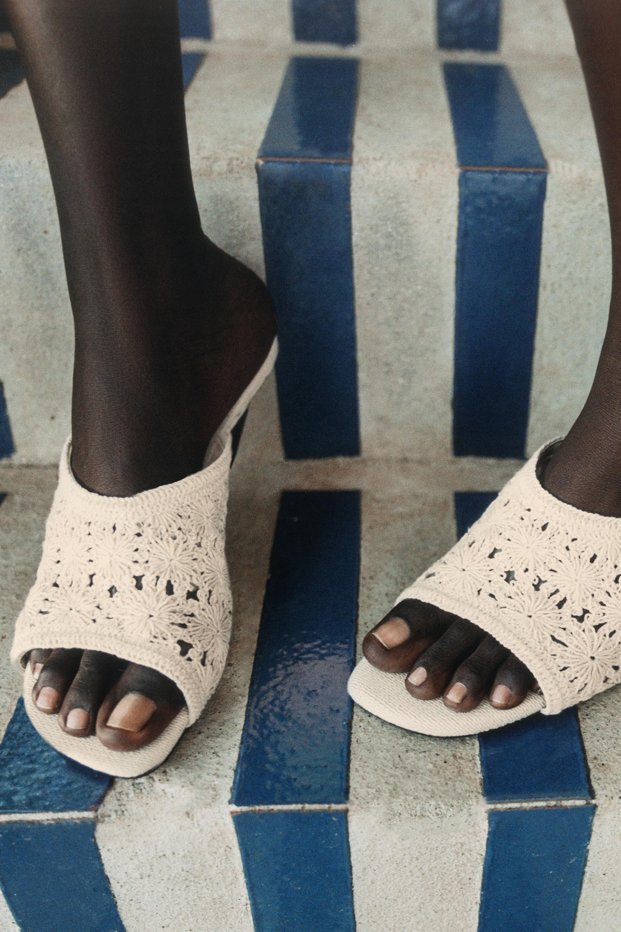 SANDALES COMPENSÉES AU CROCHET